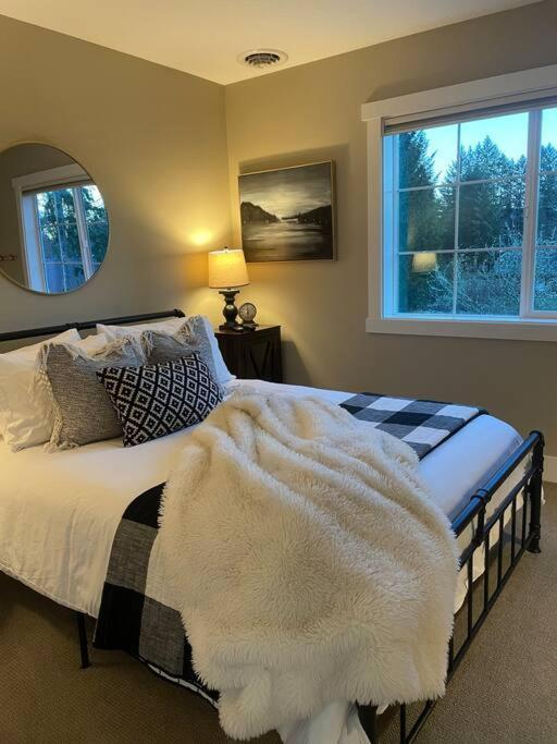 Romantic Cozy Cabin Walk To Lake Hot Tub Bikes Kayaks Grill Onalaska Dış mekan fotoğraf